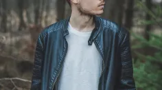 photo-of-a-man-wearing-black-leather-jacket-977796.jpg